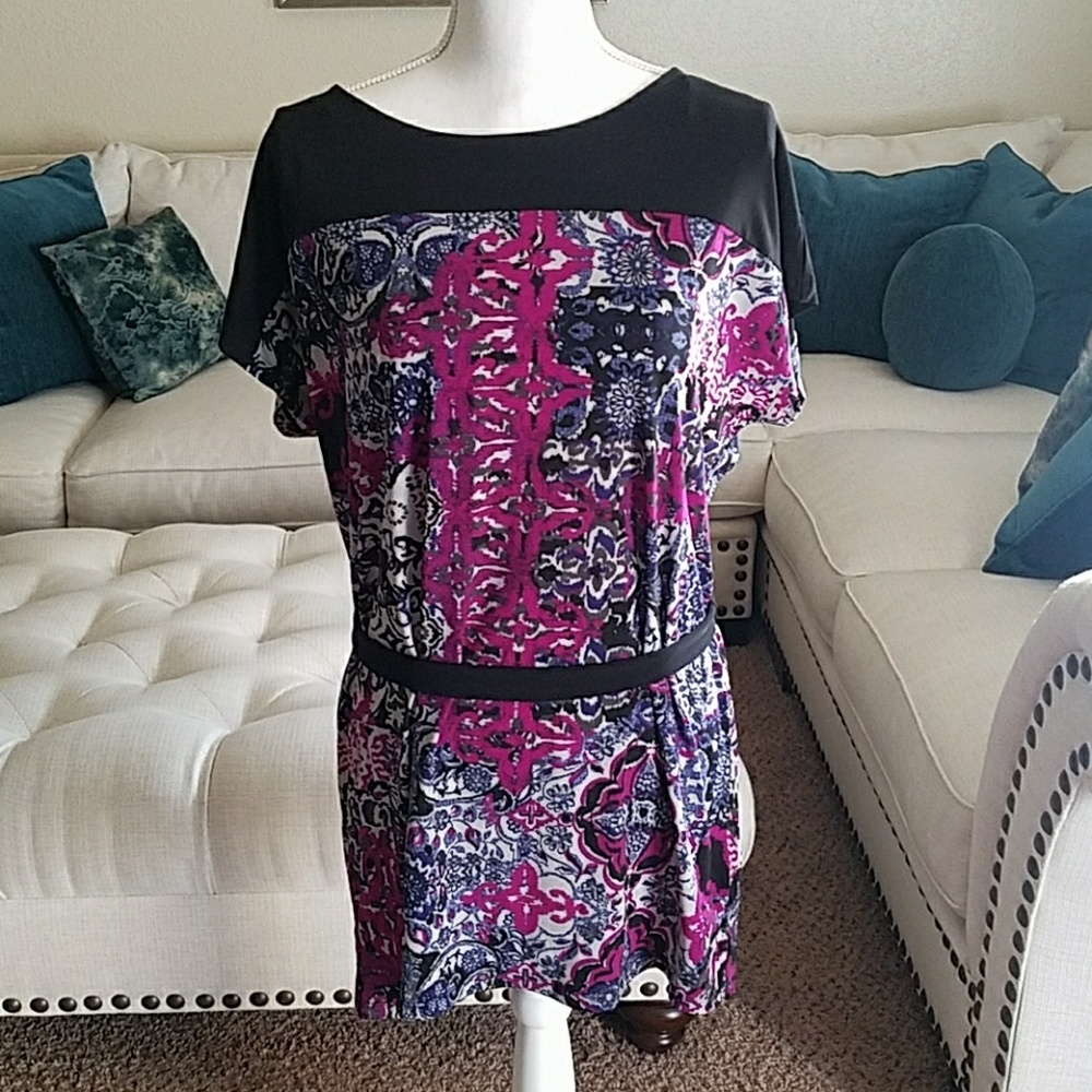 Jaclyn Smith top